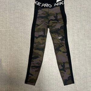 Nike pro camo leggings. XS. NWT